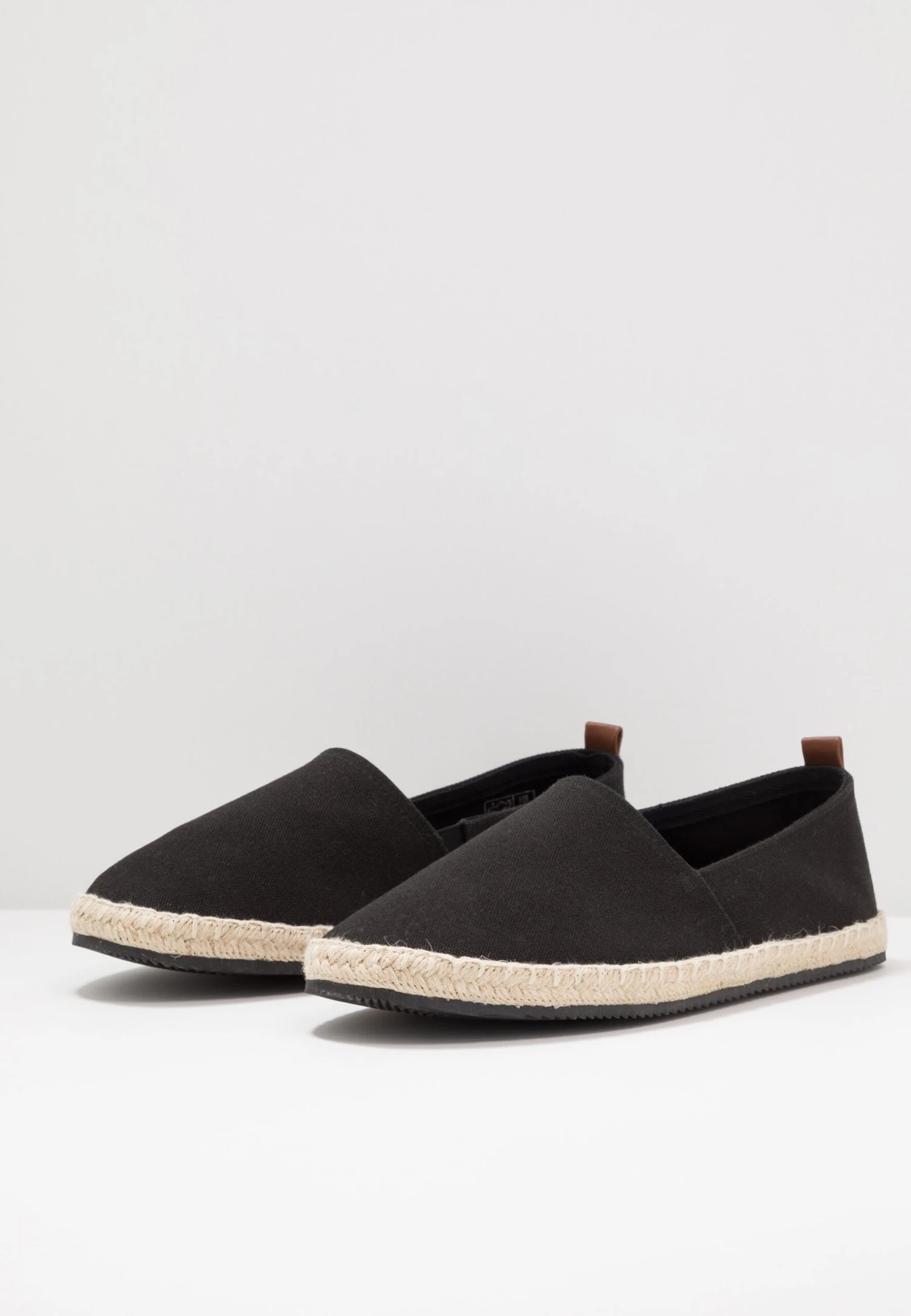 Pier One RENA ESPADRILLE UNISEX - Espadryle - Black 5 Pier One RENA ESPADRILLE UNISEX - Espadryle - Black - obrazek 3