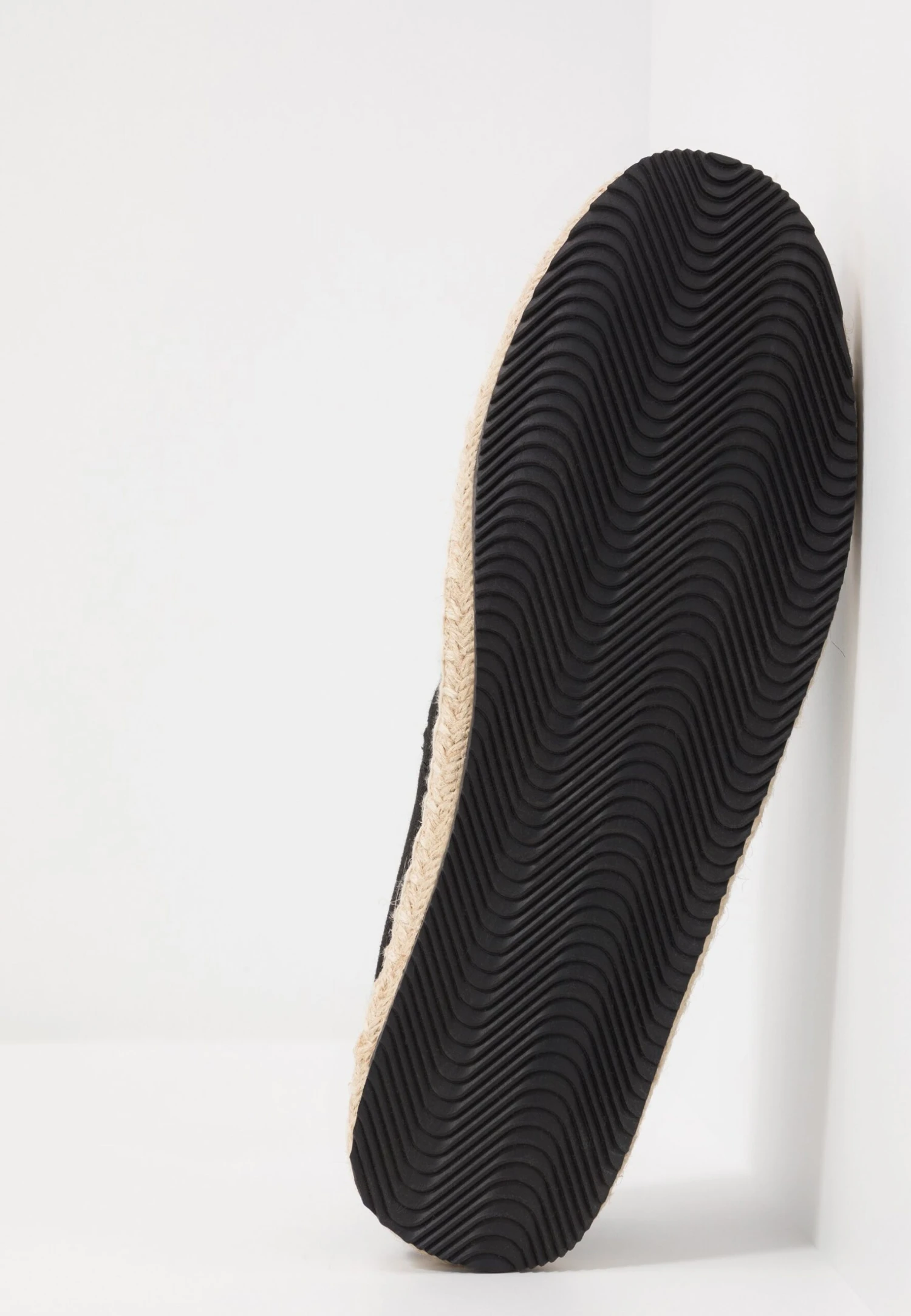 Pier One RENA ESPADRILLE UNISEX - Espadryle - Black 8 Pier One RENA ESPADRILLE UNISEX - Espadryle - Black - obrazek 6