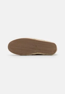 Pier One UNISEX - Espadryle - Brown -Dyskont Obuwniczy 23ffc4845e644a6e9d5b182382af5ffb