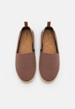 Pier One UNISEX - Espadryle - Brown -Dyskont Obuwniczy 31da881e18bf49df90b20d8e283884c8