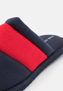 Pier One UNISEX - Kapcie - Dark Blue/red 13 Pier One UNISEX - Kapcie - Dark Blue/red -Dyskont Obuwniczy 3873ff5ffc164a00938853720f513c10