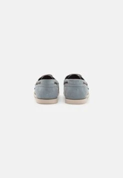 Pier One LEATHER UNISEX - Buty żeglarskie - Light Blue 10 Pier One LEATHER UNISEX - Buty żeglarskie - Light Blue -Dyskont Obuwniczy 38a5e66a7c314c5d9ef54a801fa7a47d
