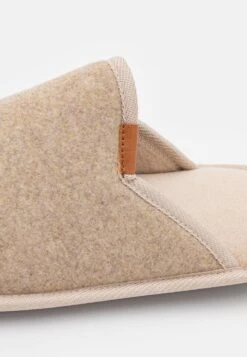 Pier One Kapcie - Beige -Dyskont Obuwniczy 4bb8e183218649be8d160cd154643fa0