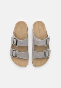 Pier One LEATHER UNISEX - Kapcie - Grey -Dyskont Obuwniczy 6e172422b00e484a8ac21c5f565af9d6