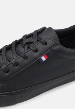 Pier One UNISEX - Sneakersy Niskie - Black 13 Pier One UNISEX - Sneakersy Niskie - Black -Dyskont Obuwniczy 6e36972564914bfea36b8c5d9e0ffb4b