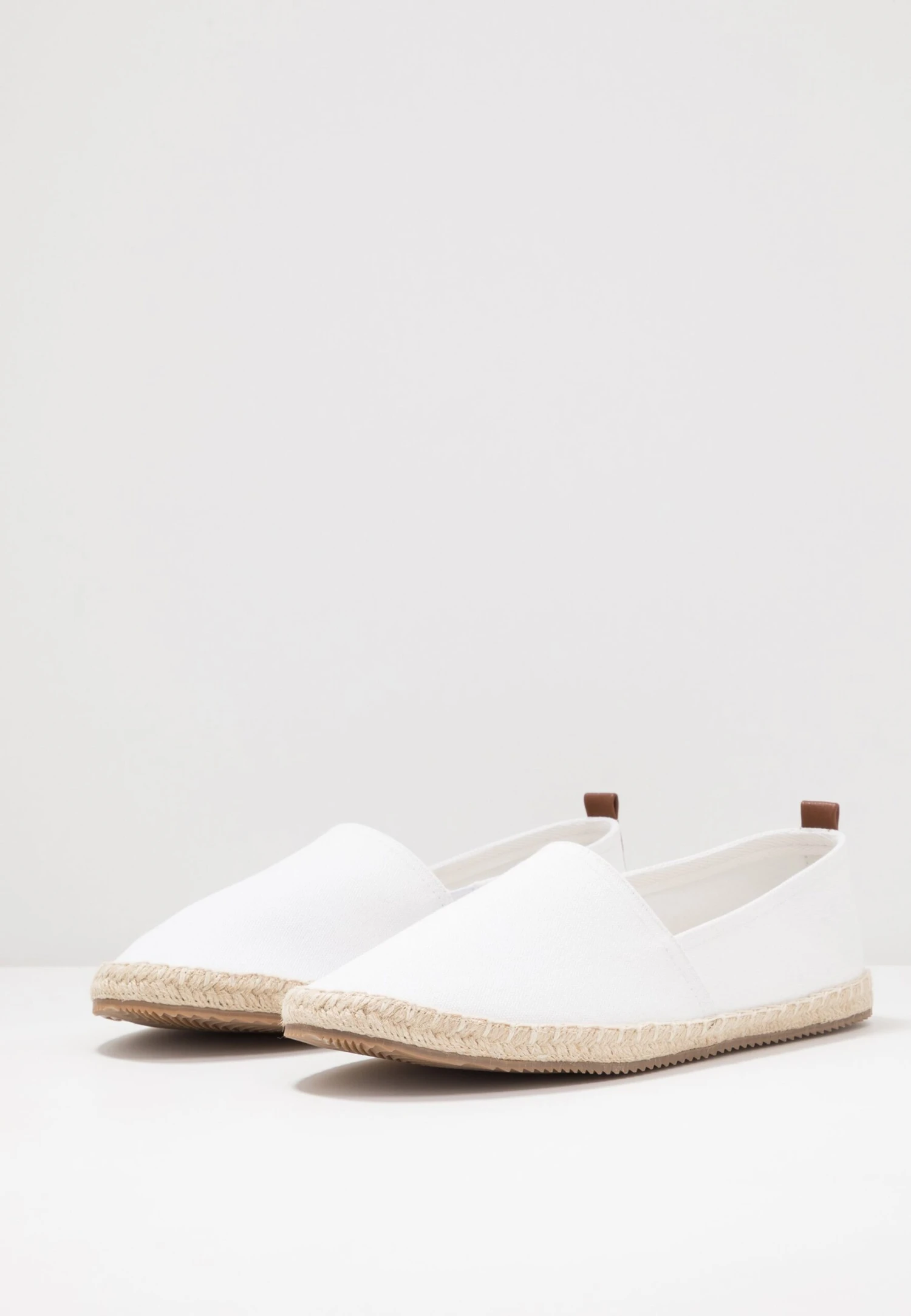 Pier One RENA ESPADRILLE UNISEX - Espadryle - White 4 Pier One RENA ESPADRILLE UNISEX - Espadryle - White - obrazek 2