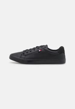 Pier One UNISEX - Sneakersy Niskie - Black