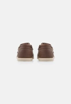 Pier One LEATHER UNISEX - Buty żeglarskie - Brown 10 Pier One LEATHER UNISEX - Buty żeglarskie - Brown -Dyskont Obuwniczy a37c8296946f472d8252cc26e68e3068