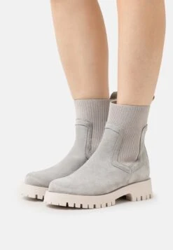 Pier One LEATHER - Botki Na Platformie - Grey
