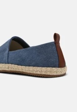 Pier One RENA ESPADRILLE UNISEX - Espadryle - Blue 13 Pier One RENA ESPADRILLE UNISEX - Espadryle - Blue -Dyskont Obuwniczy b517ee1340354961ae649b3a0c38da46
