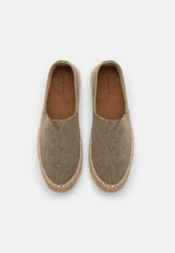 Pier One Espadryle - Brown 9 Pier One Espadryle - Brown -Dyskont Obuwniczy b8b6a1b5c8f4462e91558b6bd6046520